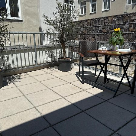 Klein Aber Fein Mit Terrasse Viena Exterior foto