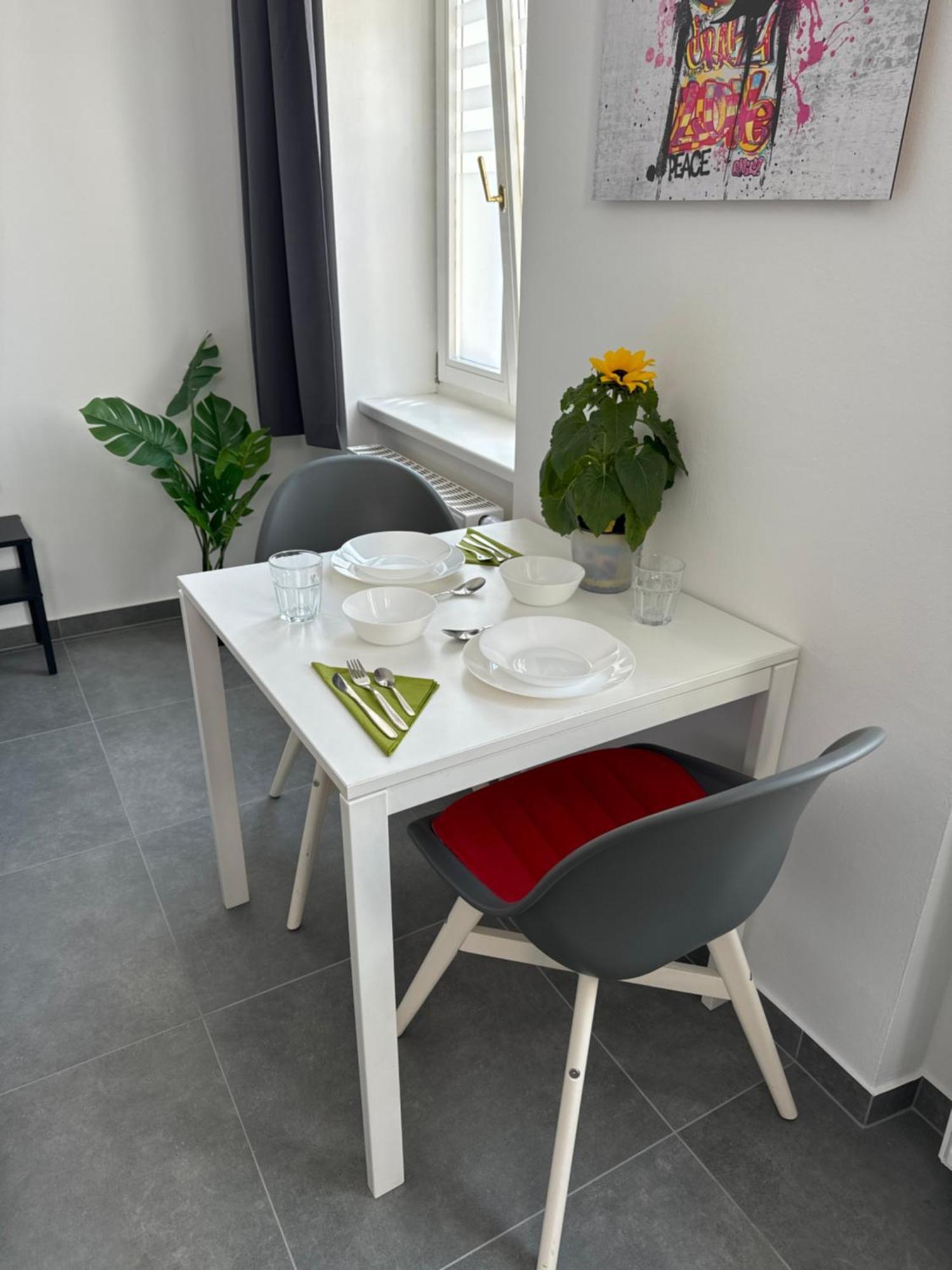 Klein Aber Fein Mit Terrasse Viena Exterior foto